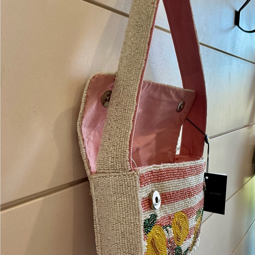 Viral Beaded Bag with Lemons - Picture 8 of 9